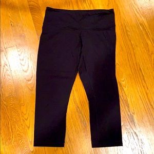 Lululemon Wunder Under cropped legging